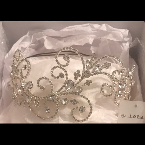 Bridal Head Piece - Picture 1 of 1